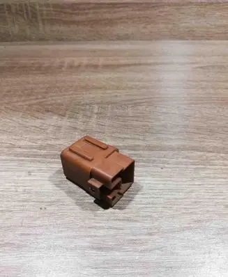 Nissan Primera Other relay 365712 BROWN