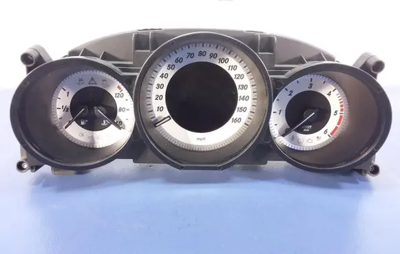 Mercedes-Benz CLS C218 X218 Speedometer (instrument cluster) A2189007004