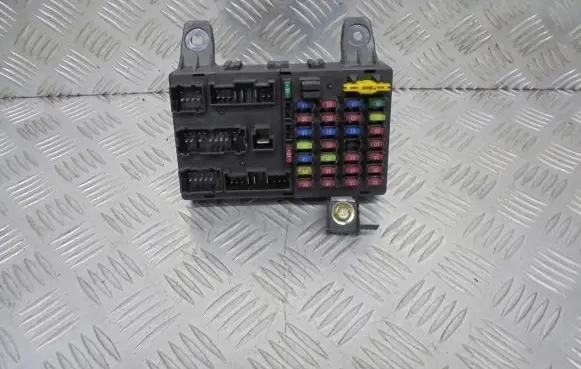 Nissan Primera Fuse box set 91198-1C211