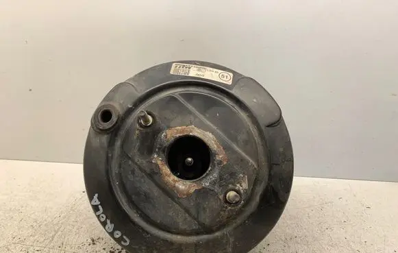 Toyota Corolla E120 E130 Brake booster LSH65 3A5Q