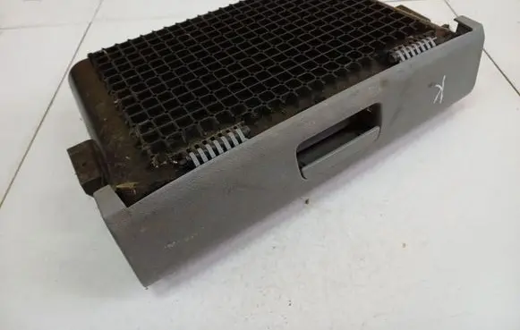 Volkswagen Touran I Glove box 1T0881580