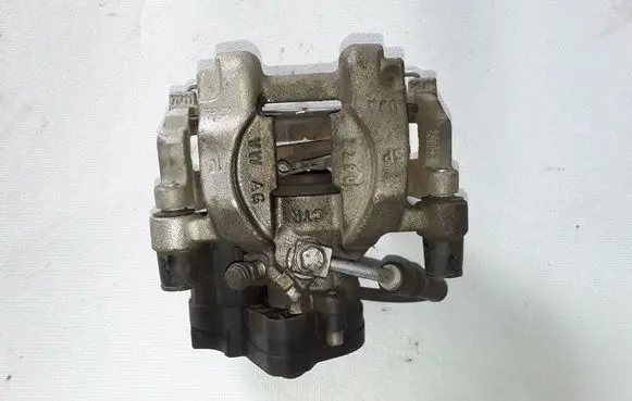 Volkswagen Tiguan Front brake caliper 3Q0615405
