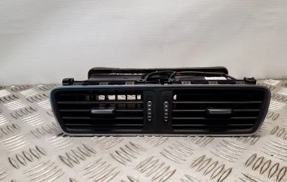 Volkswagen PASSAT B7 Dash center air vent grill 3AC812728A