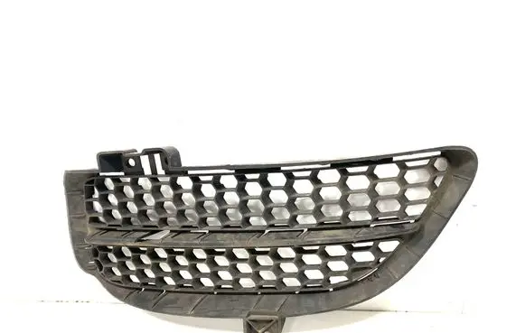 Volkswagen Touareg I Front bumper lower grill 7L6853665B 7L6853665