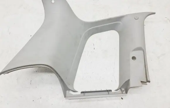 (D)pillar trim (top)