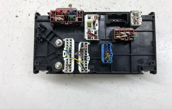 Subaru Legacy Fuse module 82241AG000