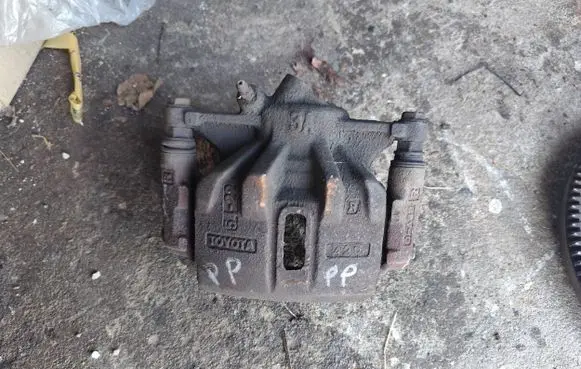 Toyota Corolla E110 Front brake caliper 5422