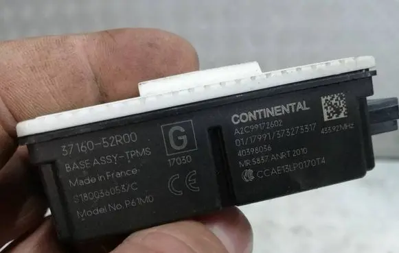 Suzuki Swift III ESP acceleration yaw rate sensor 37160-52R00