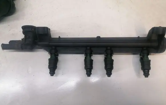 Volkswagen Golf IV Fuel injectors set 06A133317A 037906031AA 037133035H