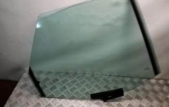 Audi 80 90 S2 B4 Rear door window glass 