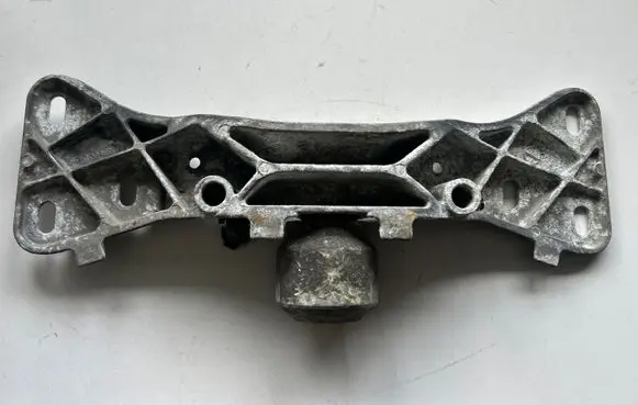 BMW 5 E39 Gearbox mounting bracket 1094722