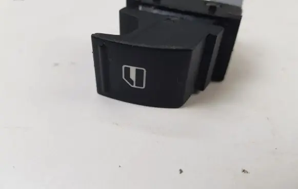 Volkswagen PASSAT B7 Electric window control switch