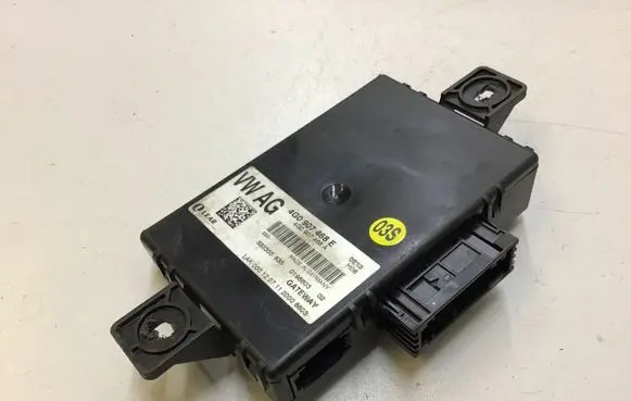 Audi A6 S6 C7 4G Gateway control module 4G0907468E