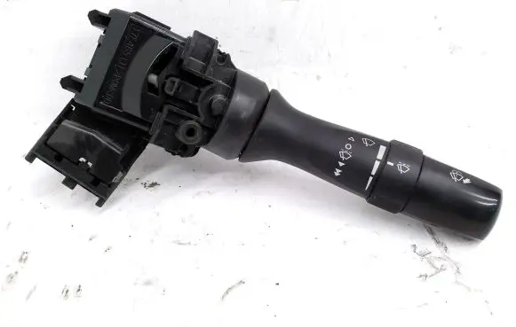 Toyota Hilux (AN10, AN20, AN30) Wiper control stalk 0K06117F555