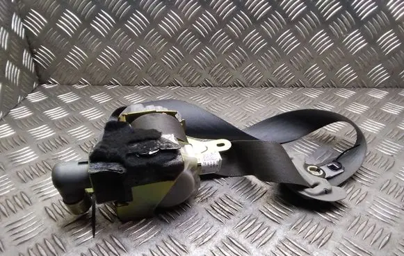 Toyota Prius (XW20) Front seatbelt 7L8230P