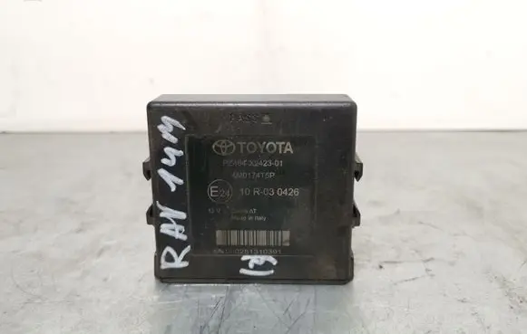 Toyota RAV 4 (XA40) Other control units/modules PZ464X242301
