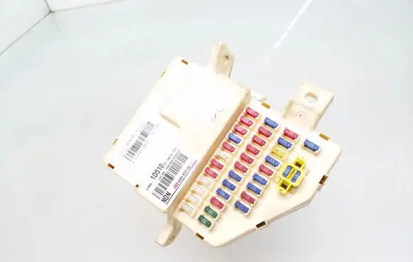 KIA Carens II Fuse module 919501D510
