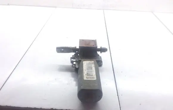 Volvo V40 Seat adjustment motor 974467104 D381100