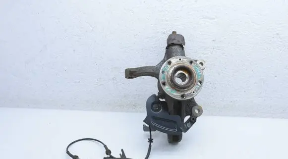 Opel Vivaro Front wheel hub spindle knuckle