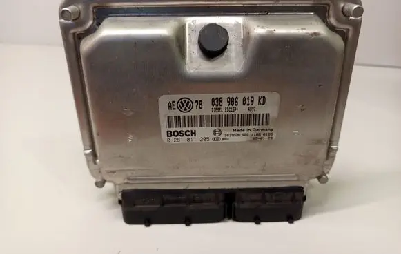 Volkswagen PASSAT B5.5 Engine control unit/module 038906019KD