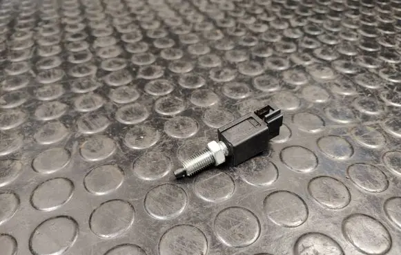 Peugeot 4008 Clutch pedal sensor 