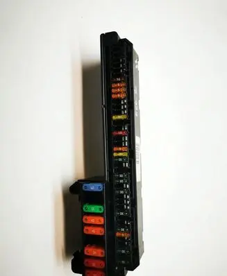BMW 5 E60 E61 Fuse module 6957330 61146957330