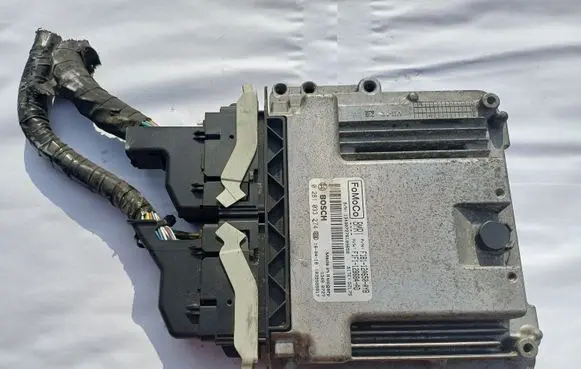 Ford Fiesta Engine control unit/module 0281033274 F1B112A650AYB F1F112B684AD