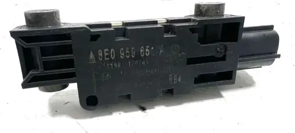 Audi A4 S4 B7 8E 8H Airbag deployment crash/impact sensor 8E0959651A 8E0959651
