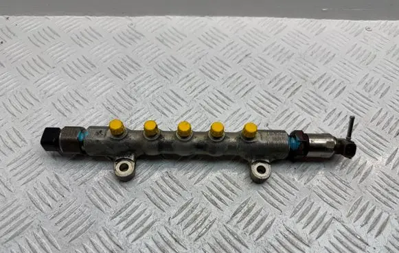 Toyota Avensis T250 Fuel main line pipe 238100R020 8945860010