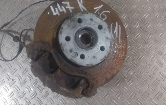 Front wheel hub spindle knuckle