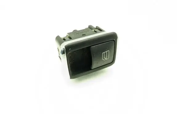 Mercedes-Benz C W204 Electric window control switch A2048707358 03139101