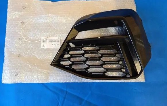 BMW 2 F44 Front bumper lower grill 8075487