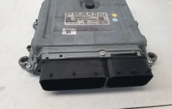 Mercedes-Benz Vito Viano W639 Engine control unit/module A6421500477