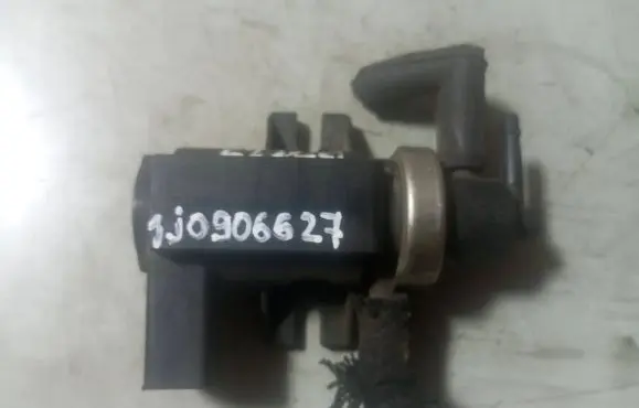 Volkswagen PASSAT B6 Turbo solenoid valve 1J0906627