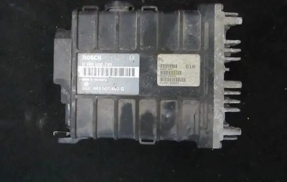 Volkswagen PASSAT B3 Engine control unit/module 0280000739 443907403G