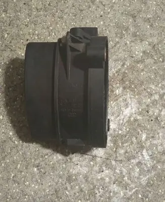 BMW 5 E39 Mass air flow meter 7787076 1362 0928400468