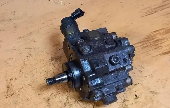 KIA Sportage Fuel injection high pressure pump 331002A420