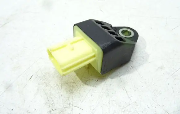 Lexus RC Airbag deployment crash/impact sensor 8983112040