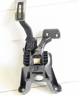 Volkswagen Golf VII Pedal assembly 5Q1723058AK 5Q1721117E 5Q1723503H