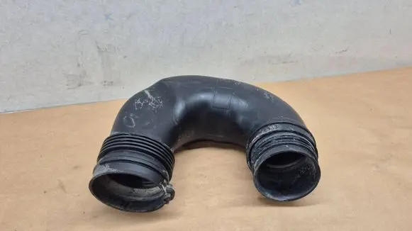 Audi A3 S3 8P Air intake duct part 1K0129618
