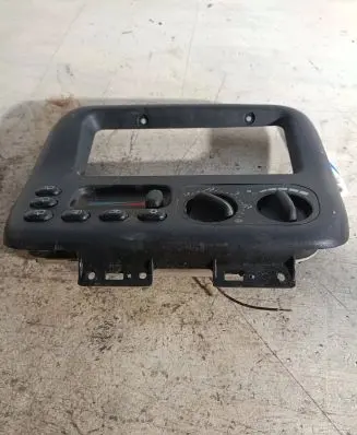 Chrysler Voyager Climate control unit P04677935AB