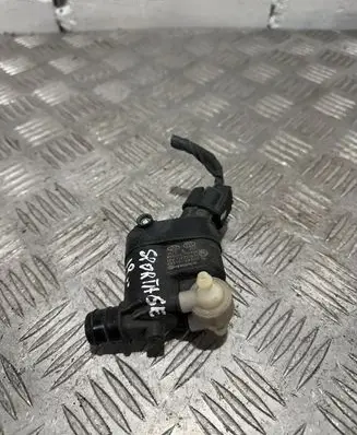 KIA Sportage Windscreen/windshield washer pump 98510