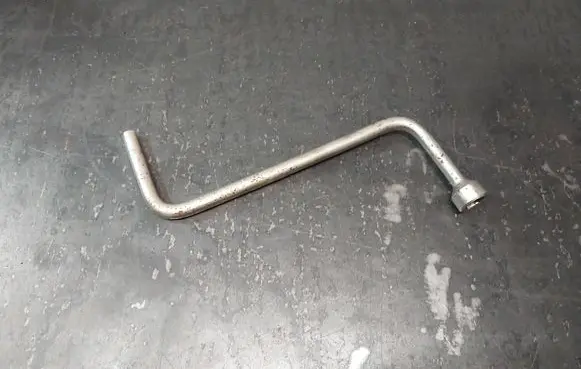 BMW 3 E46 Wheel nut wrench 71121179953