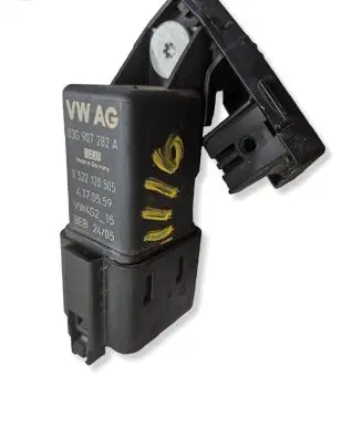 Skoda Octavia Mk2 (1Z) Glow plug pre-heat relay 03G907282A 4170559 0522120505
