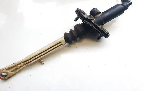 Volvo S80 Clutch master cylinder 8636540