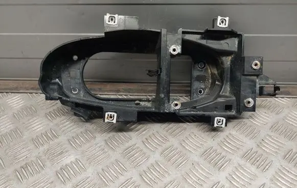 Audi A5 Gear shift cable bracket 8W1863531