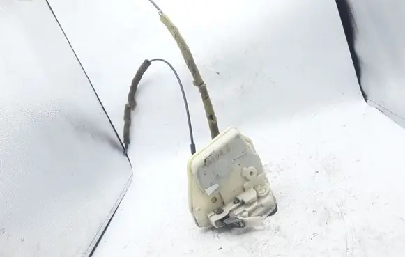 Mazda 6 Front door lock F97G16L2
