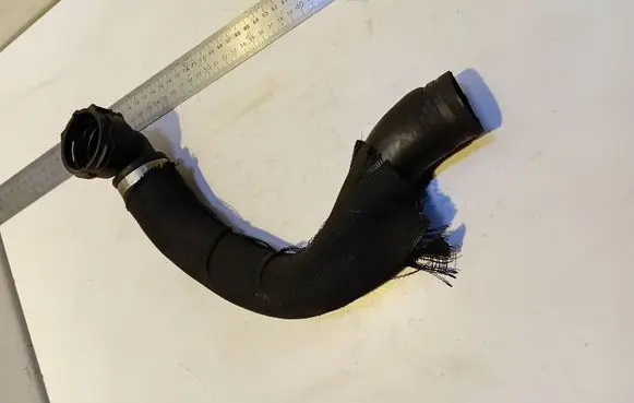 Audi A6 S6 C6 4F Engine coolant pipe/hose