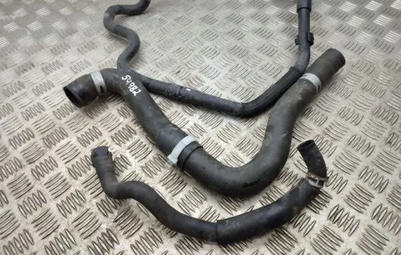 Toyota RAV 4 (XA40) Engine coolant pipe/hose
