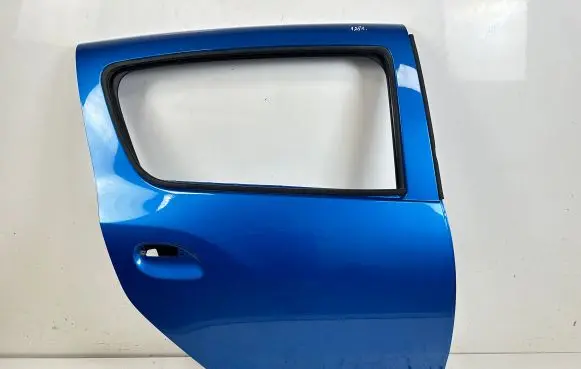 Dacia Sandero Rear door